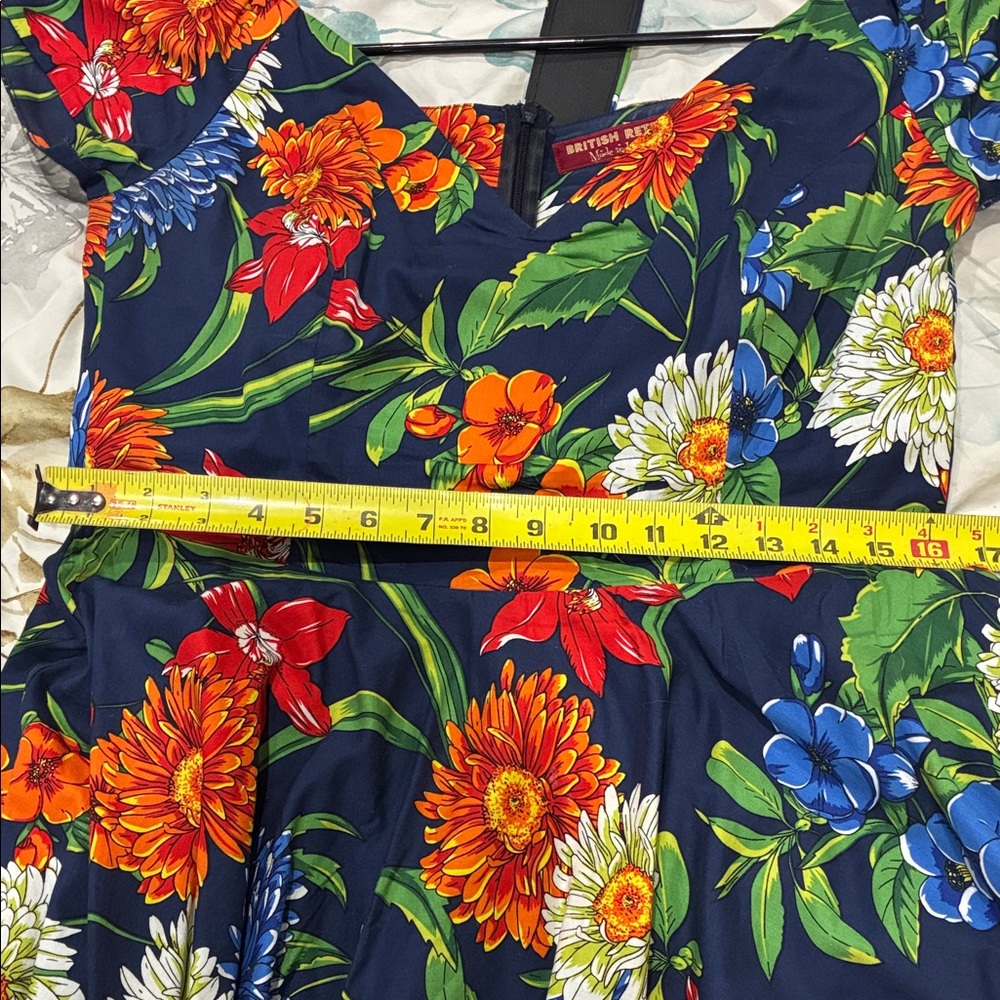 British Retro Dee Dee Floral Dress - Picture 5 of 6